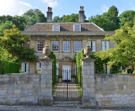 Guide to Selling Super Prime London Property